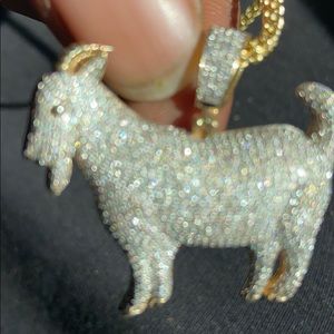 3.65ct real diamonds total weight white gold goat